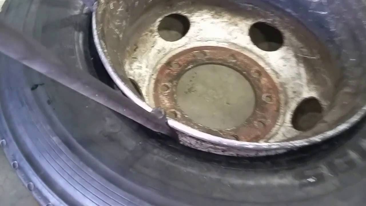 Dismounting and Mounting Tractor Truck Tires