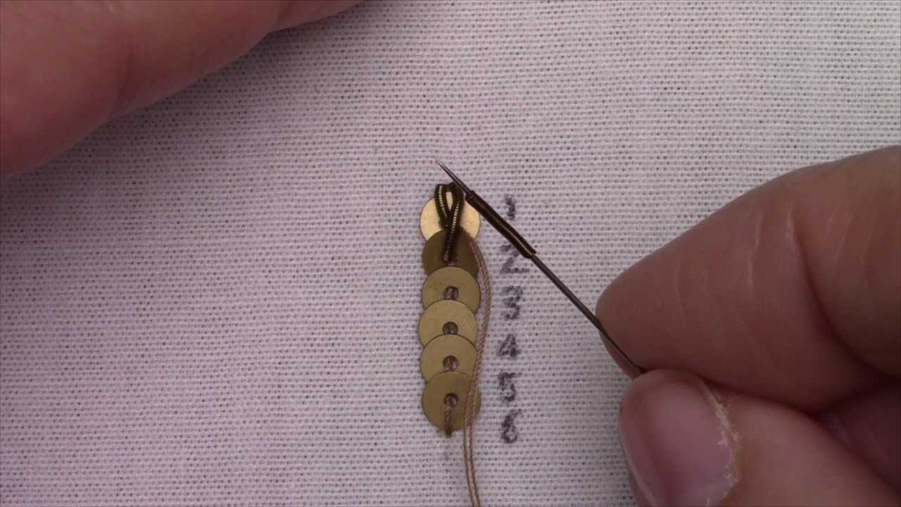 ビーズ刺繍上級　第1回　スパンコールとモールを組み合わせて刺します