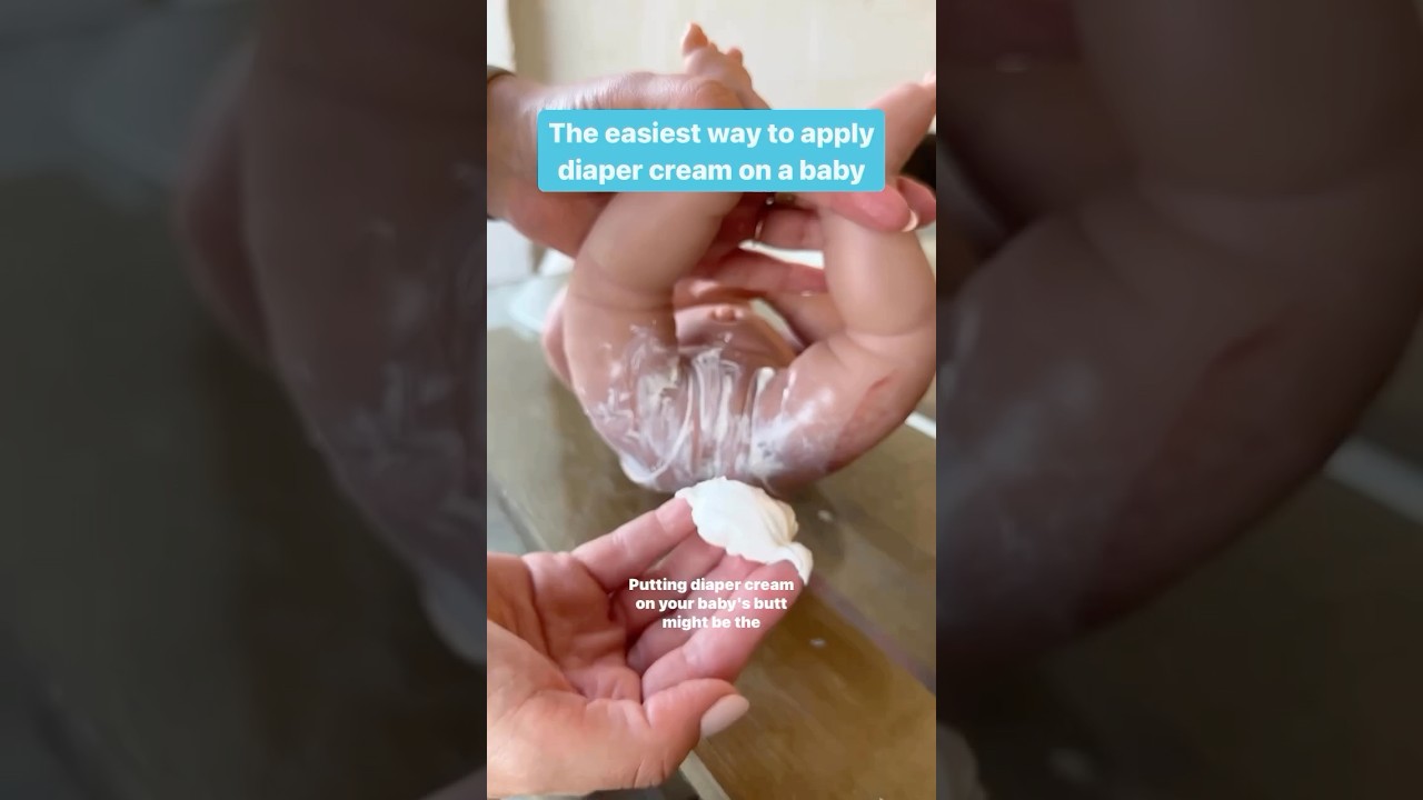 Самый простой способ нанести крем под подгузник ребенку #ребенокдолжениметь #подгузник #кремыподп...