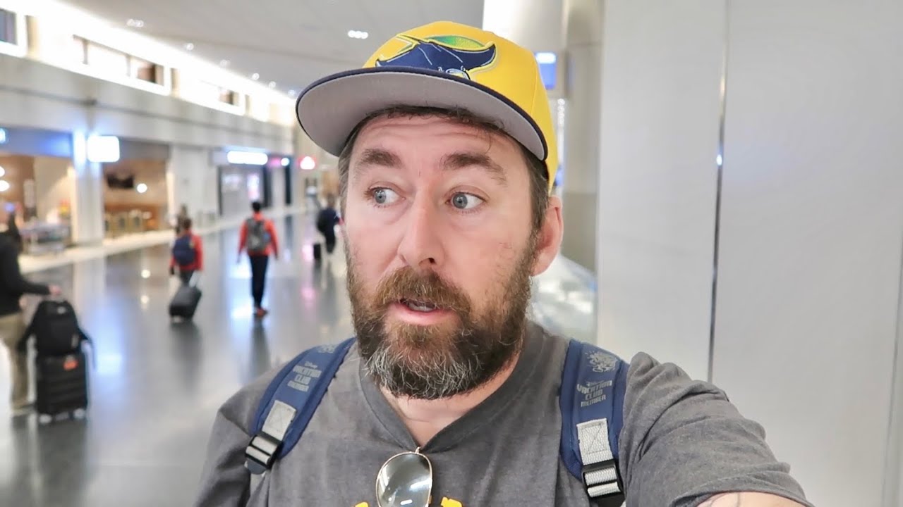 My Flight Experience To Orlando Florida While Hurricane Approaches - Airport Shutdowns & Turbulence