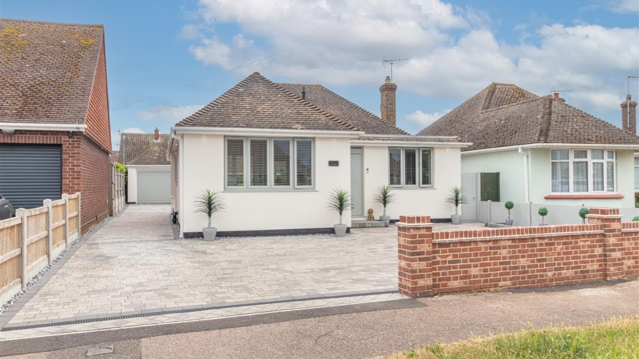 STUNNING EXTENDED BUNGALOW 😍 Deanhill Avenue, East Clacton, Essex