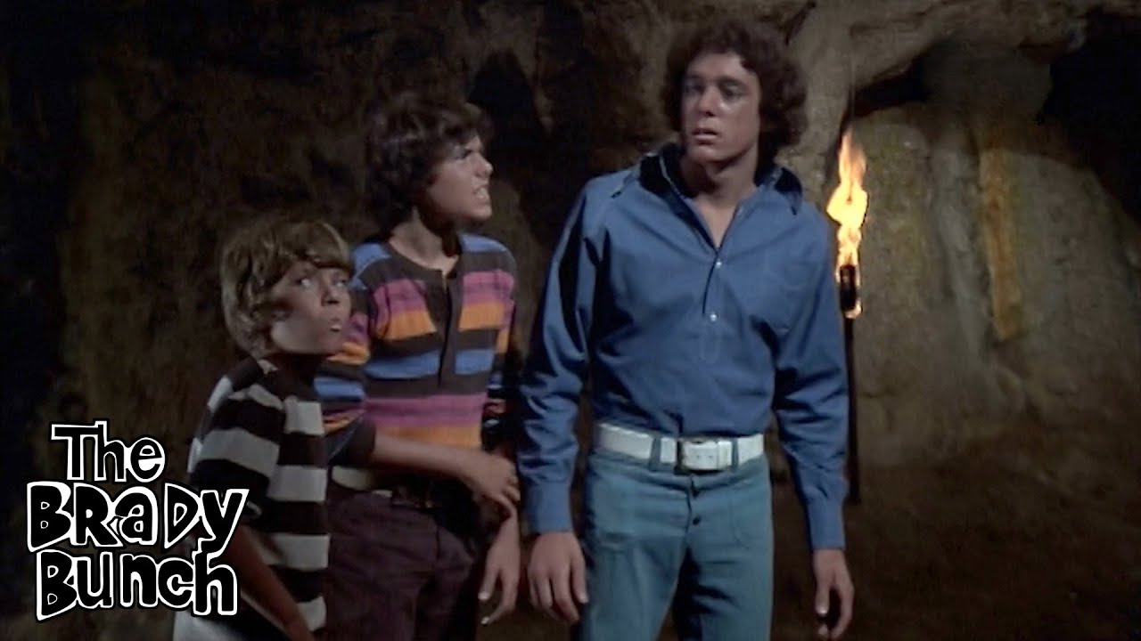 The Brady Boys Attempt to Return a Hawaiian Idol