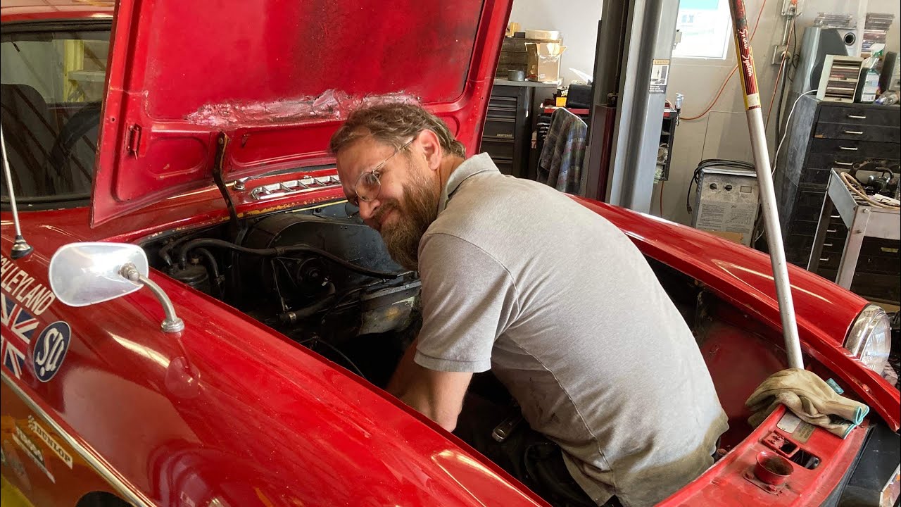 The 71 MGBGT gets an engine