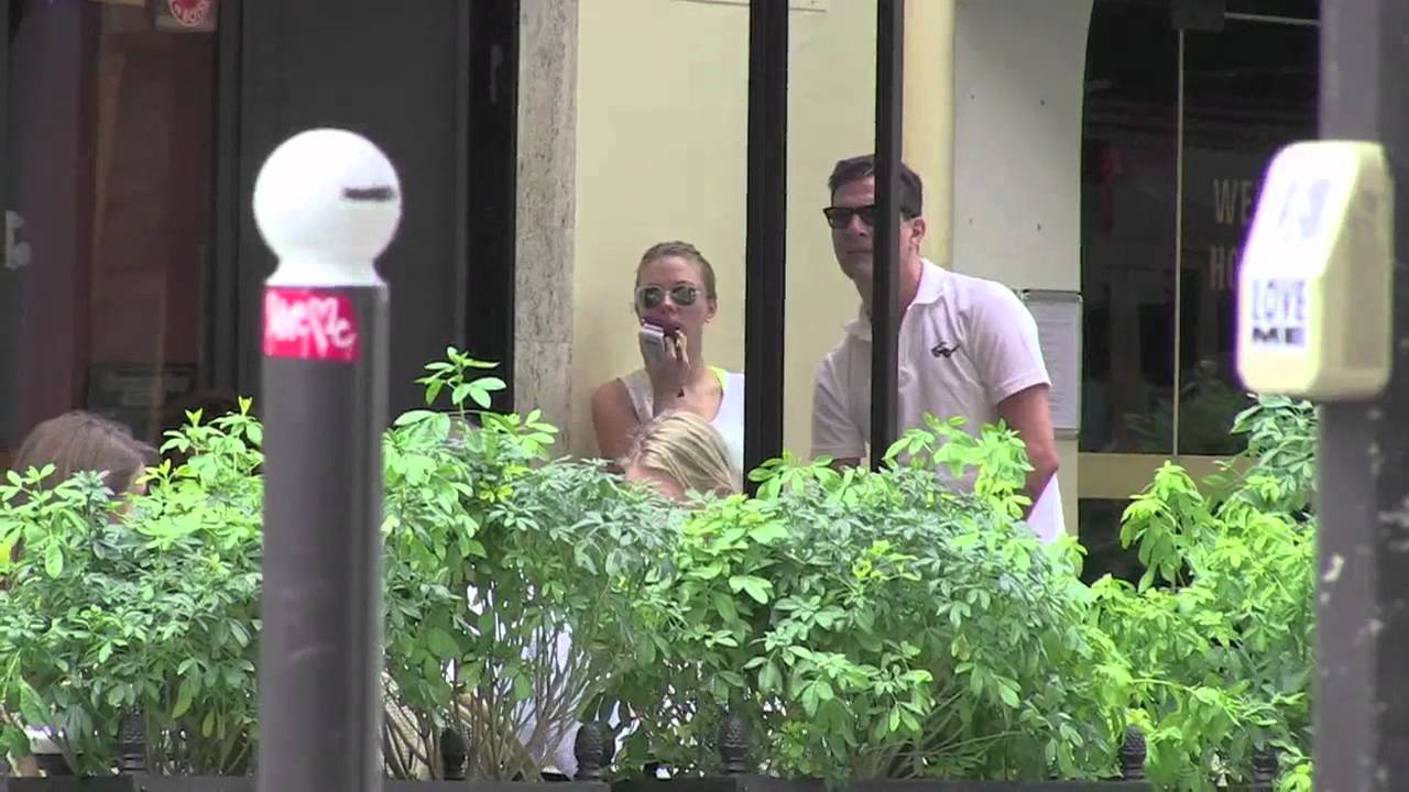 Scarlett Johansson and new boyfriend spotted in Paris