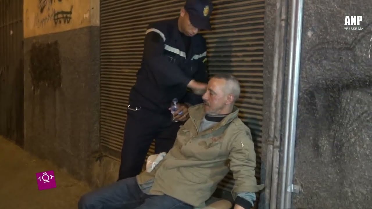عصابة مدججة بالسلاح الأبيض تعتدي على رجل مسن أمام دكانه لبيع الفواكه المجففة بحي الفرح