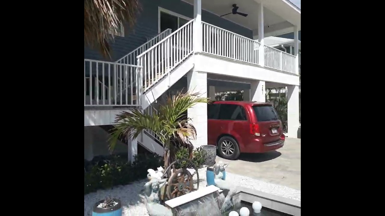 261 Delmar Ave Fort Myers Beach FL 33931 front of home