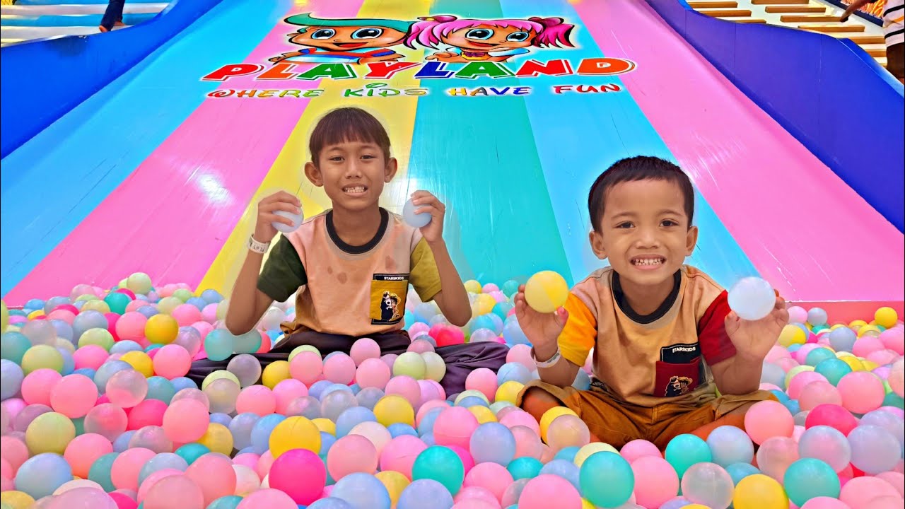 BERMAIN DI PLAYGROUND,MANDI BOLA,MOBIL MOBILAN,MAIN PASIR,MAIN BOLA, TRAMPOLIN, PEROSOTAN