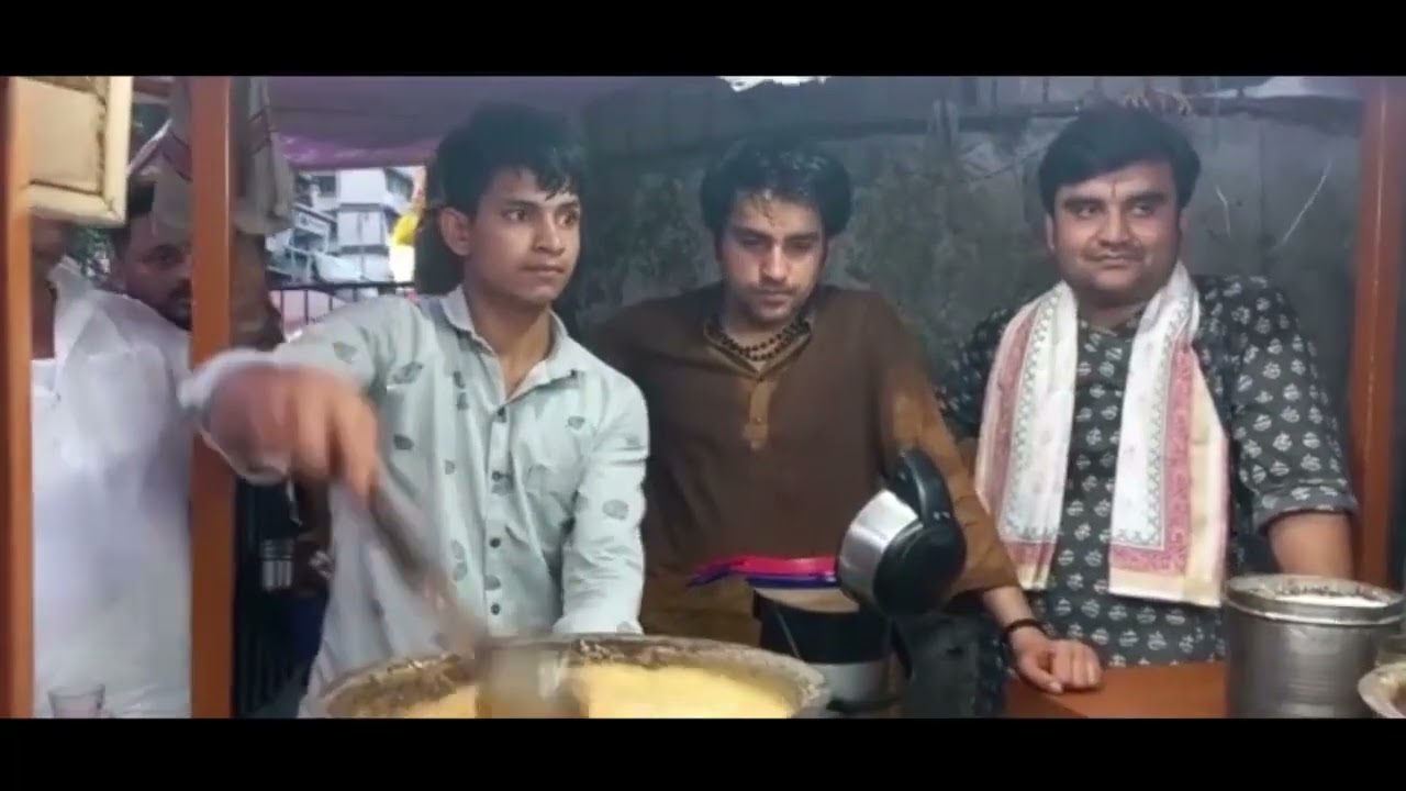 चाय बेचने लगे महाराज भक्त से अनोखा प्रेम । Bageshwar Dham Sarkar Tea ☕ Making