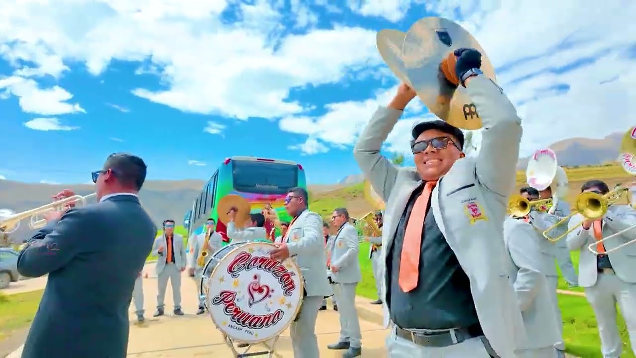 Banda CORAZÓN PERUANO / Fiesta en Huancayoc / Racracallán Huata