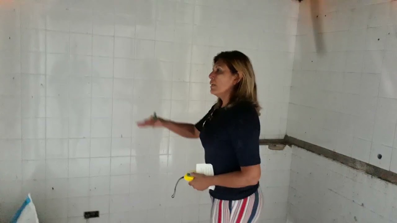 @MEDINDO AS PEDRAS DE GRANITO DA COZINHA.