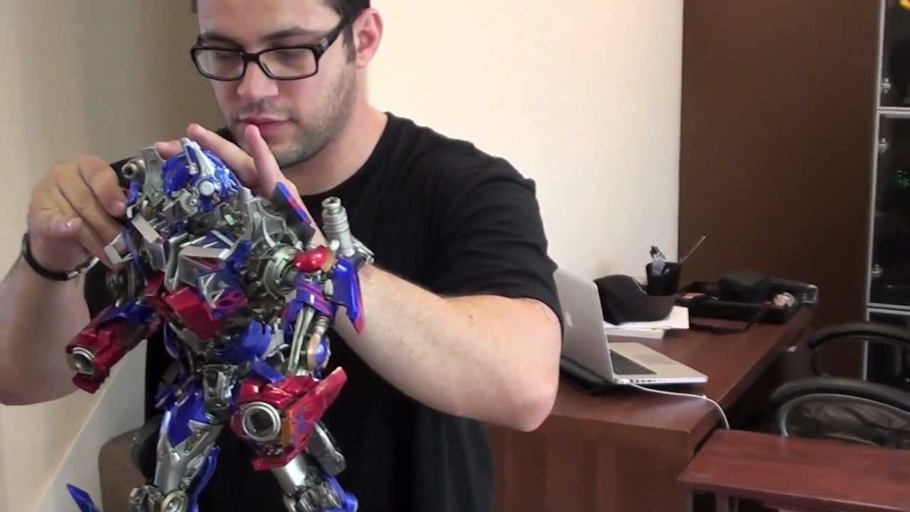 Optimus Prime Maquette Unboxing