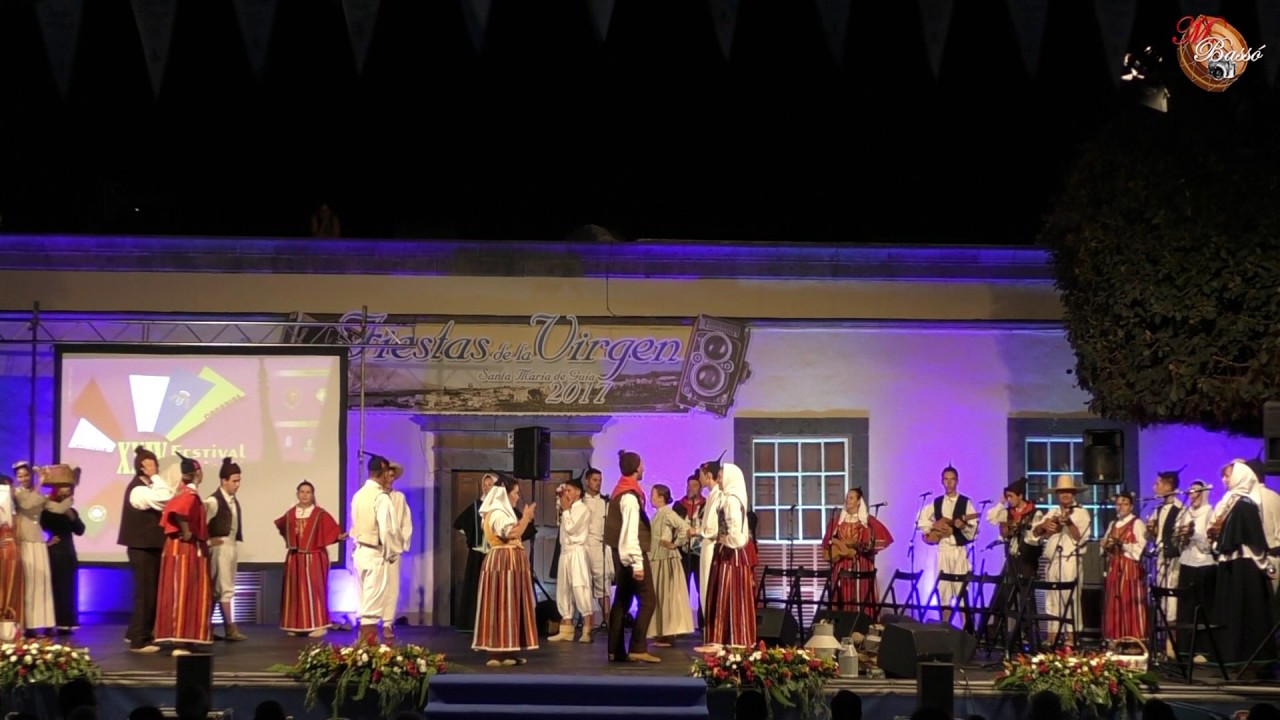 GRUPO DE FOLCLORE. 