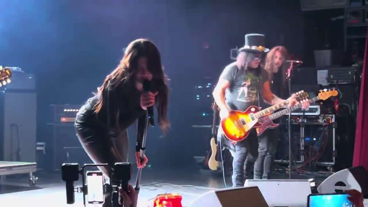 Dorothy Featuring Slash-Tombstone Town(Live) 3/21/25 El Rey Theater