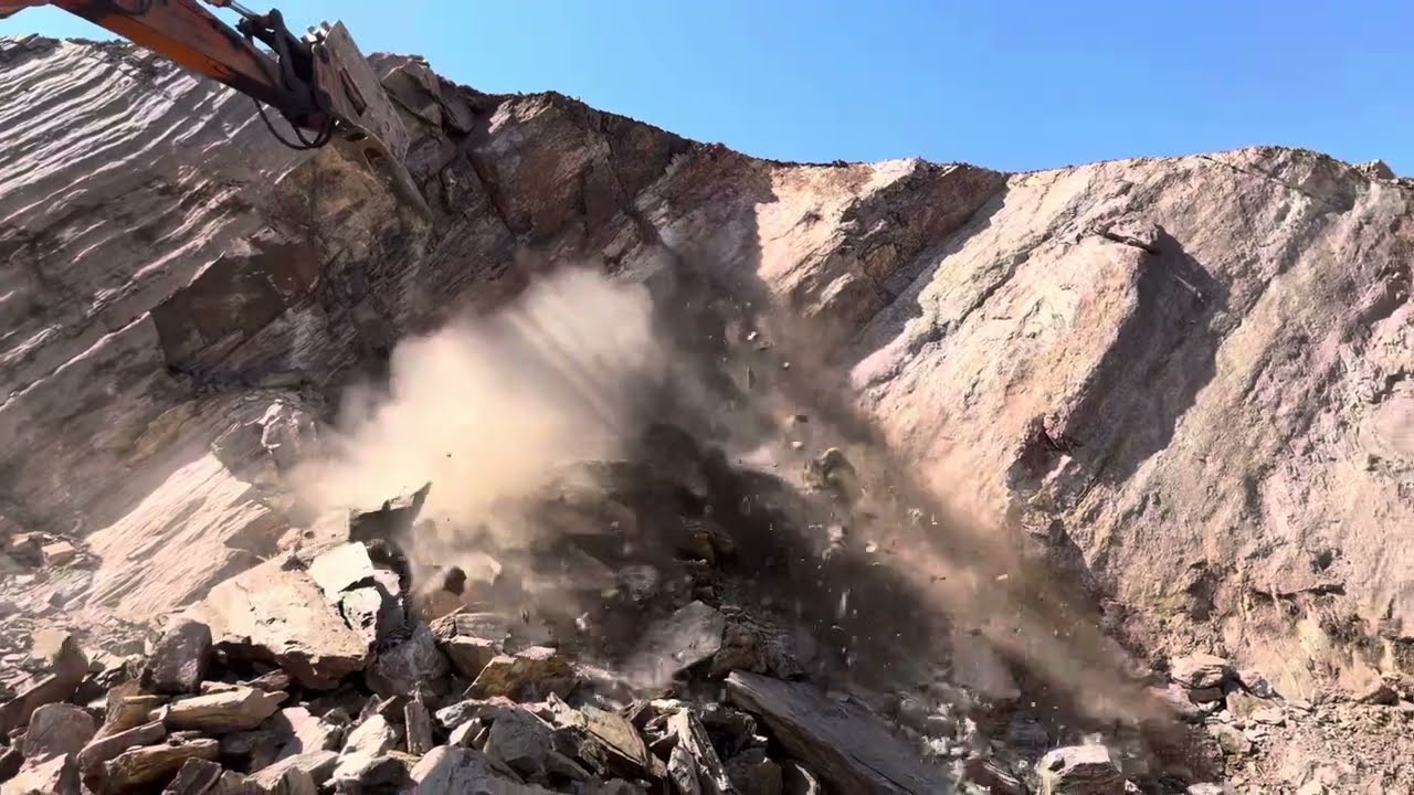 How to Break a Hill with an excavatorworking!Humring