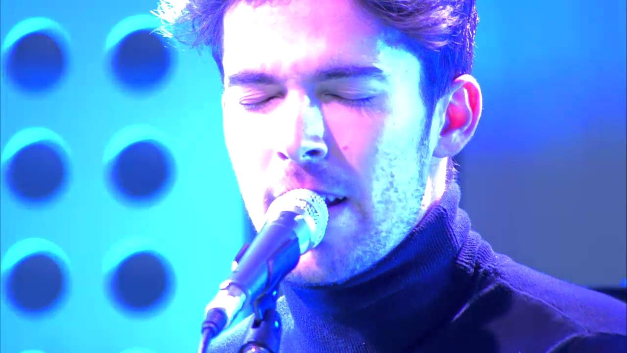 Moon Tapes - A Little Bit Of Paris (Live at De Wereld Draait Door)