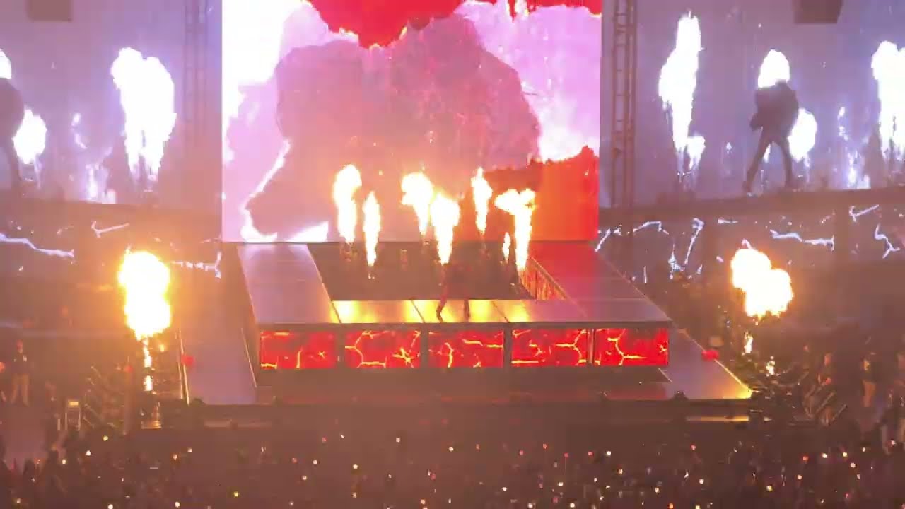 j-hope - What If... / Pandora's Box / Arson [4K Live Fancam] Chicago 2025