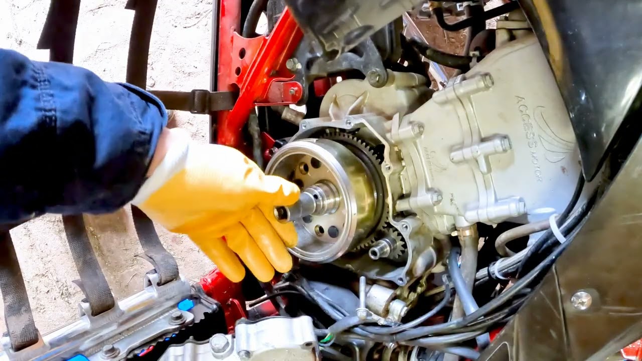how to remove flywheel / Polrad Triton 450