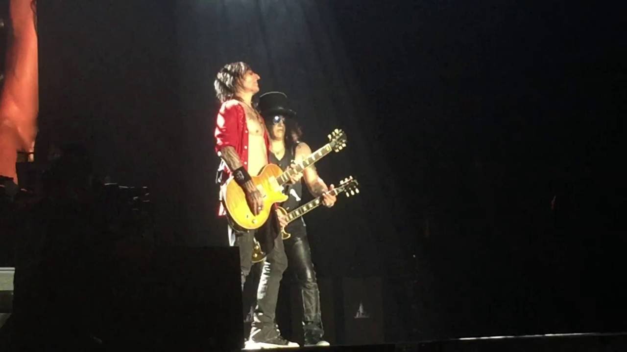 Guns N' Roses -- Wish You Were Here (Rogers Centre, Toronto, July 16, 2016)