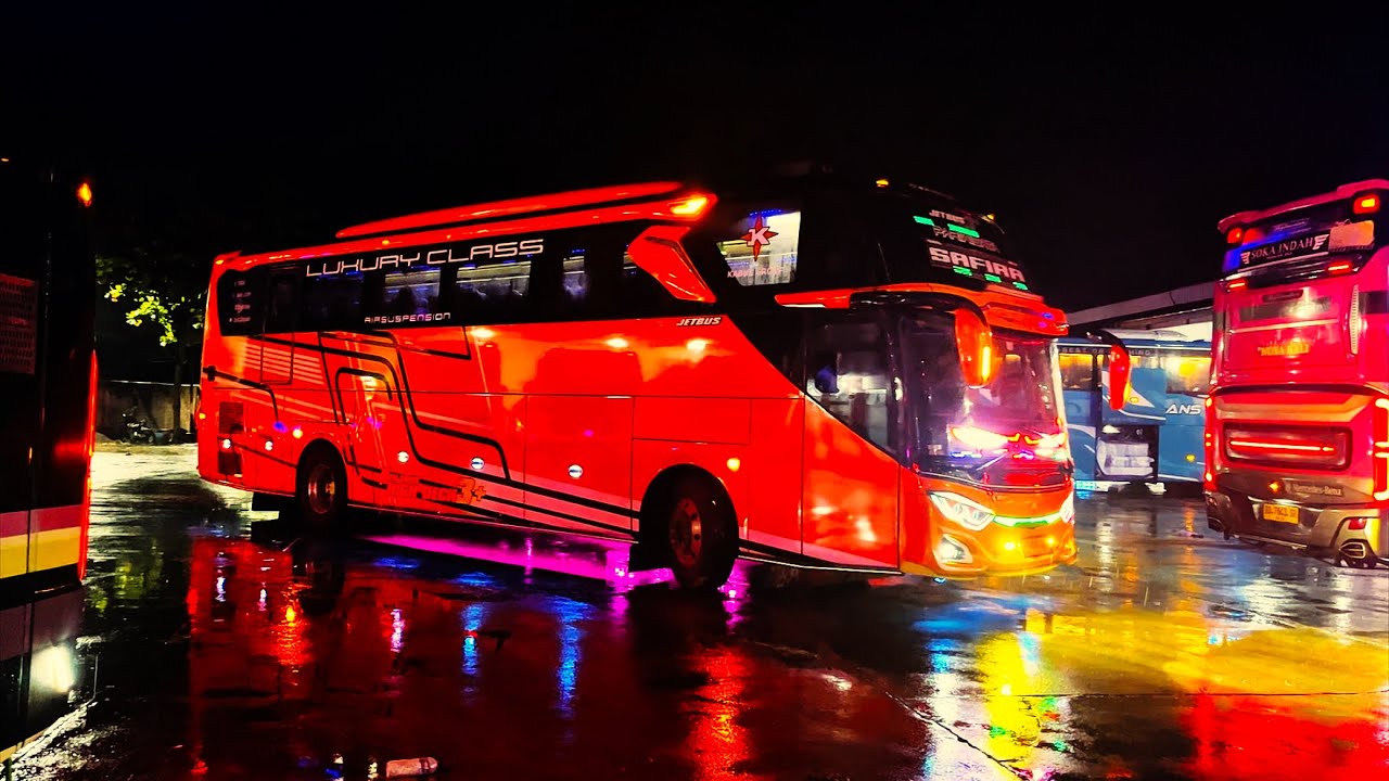 Pawai bus tayo mewah lampu cantik full telolet stecu keluar masuk kandang