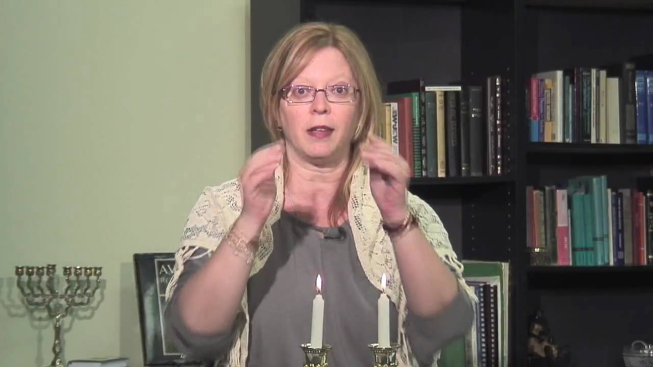 How to Light Candles on Rosh Hashanah