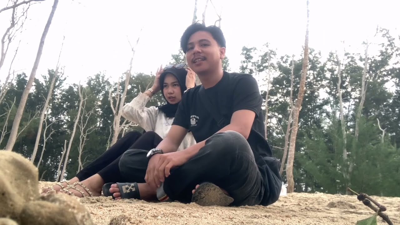 our first vlog | -edisi jalan jalan di pantai?!? 