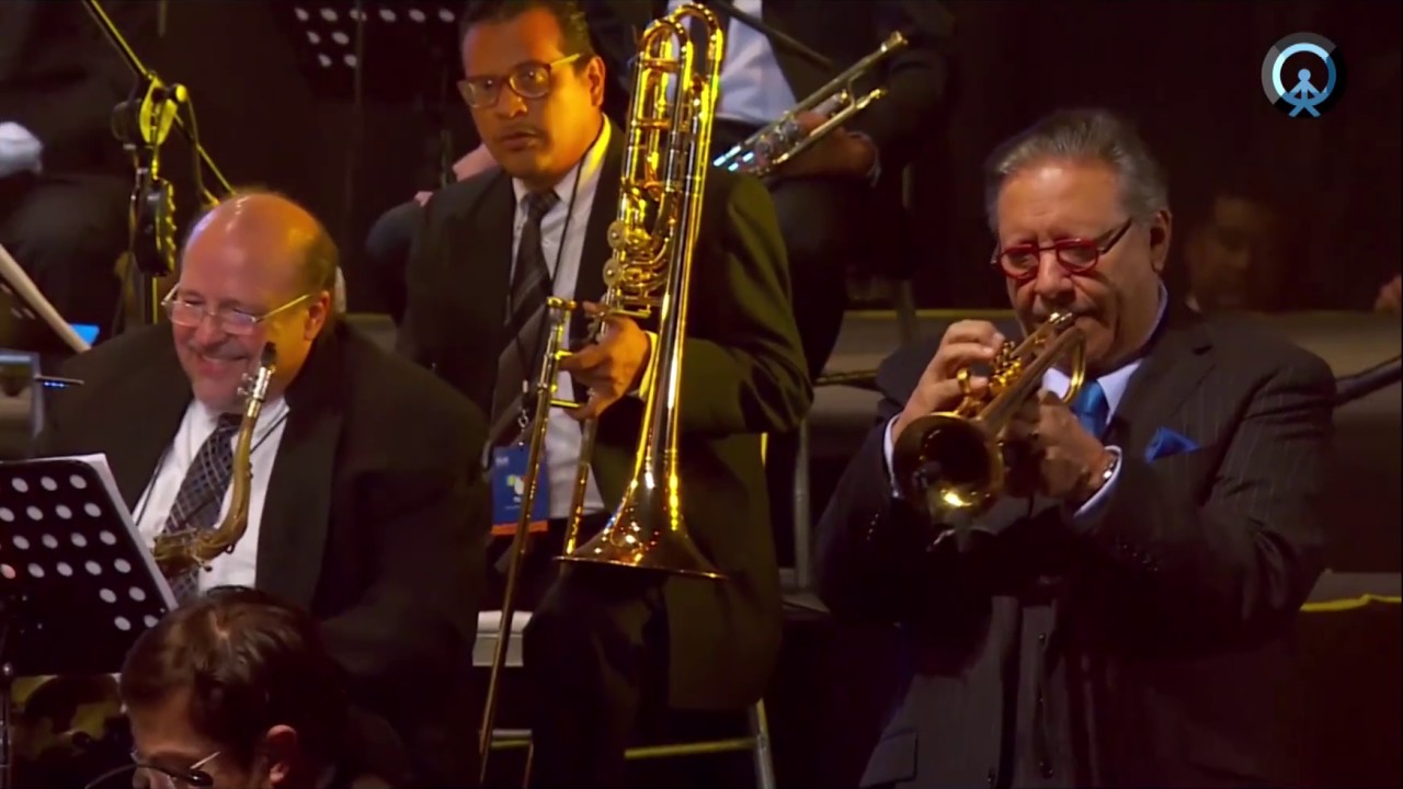 Sandy Gabriel Junto al Big Band Especial en San Salvador