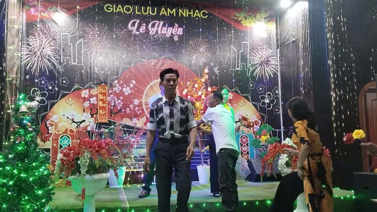 CK: THƯƠNG NHAU LÝ TƠ HỒNG __TB:: HỒ NHUNG & QUỐC ĐẠT 