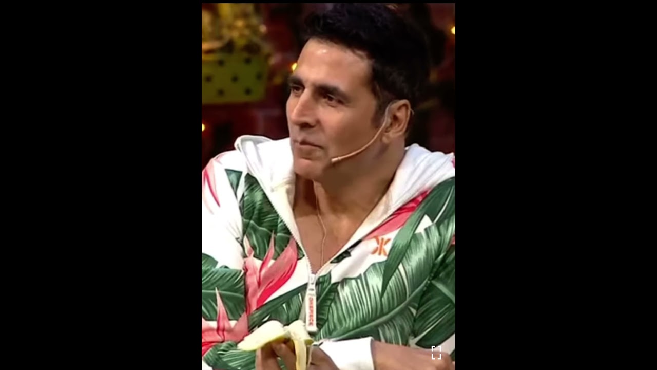 Akshay Kumar calls Shah Rukh Khan on fan request