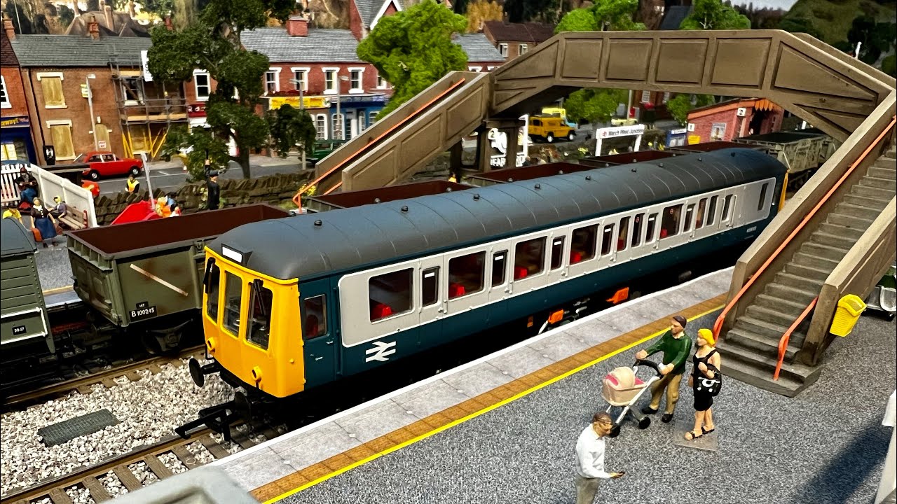 HELP NEEDED! Dapol&rsquo;s Awful Running Class 122 Bubble Car Unit.