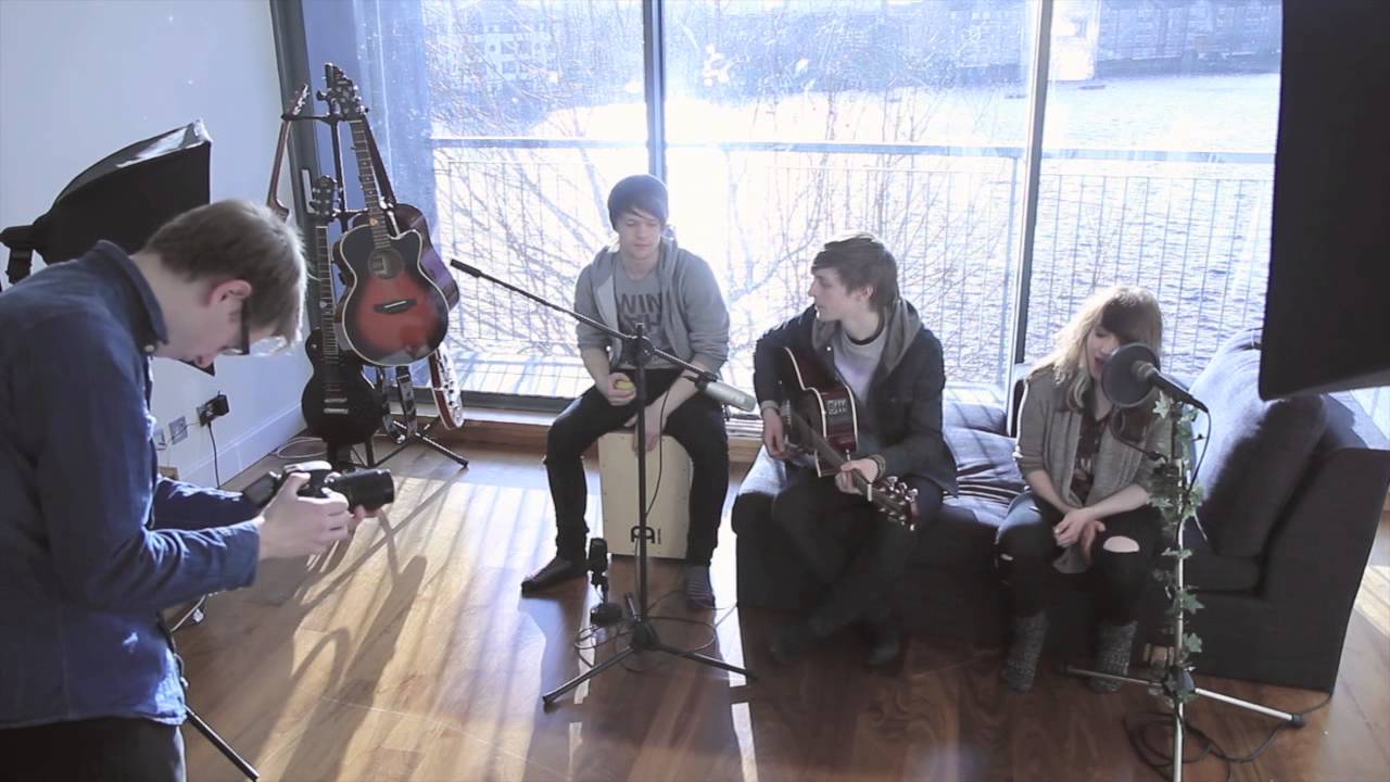 Anavae - 'Caraphernelia' (Pierce The Veil acoustic cover)
