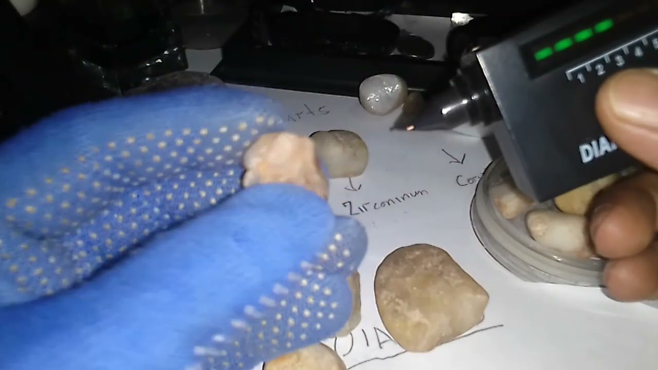 Accurate rough diamond test using cheap diamond selector 2. w/ other silicate minerals.