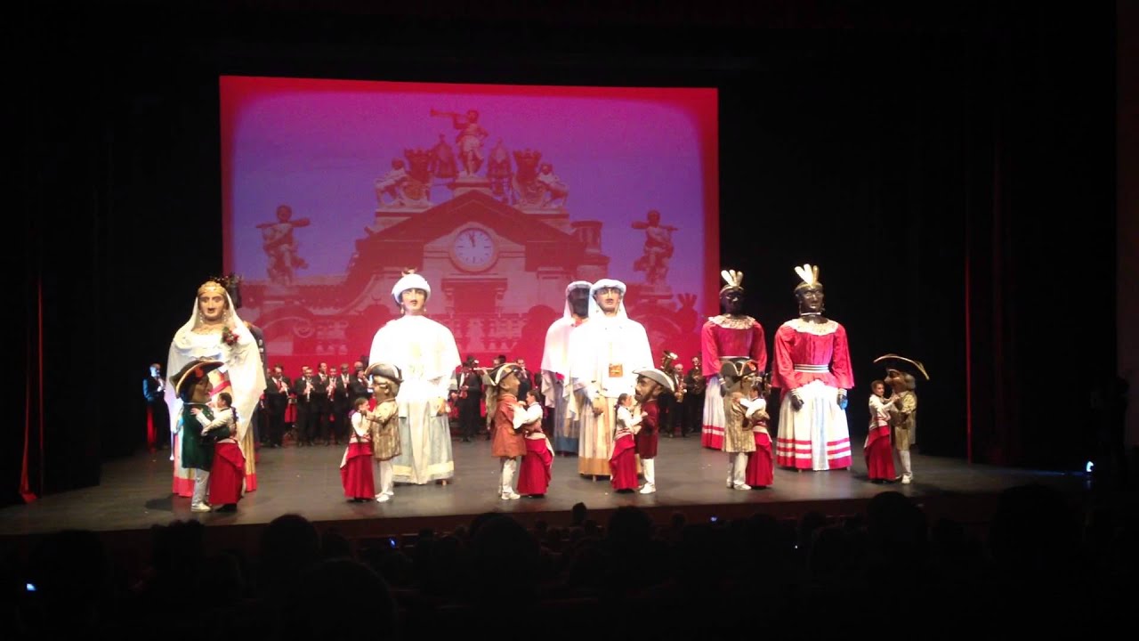 Jota bailada por los Gigantes de Pamplona y La Pamplonesa