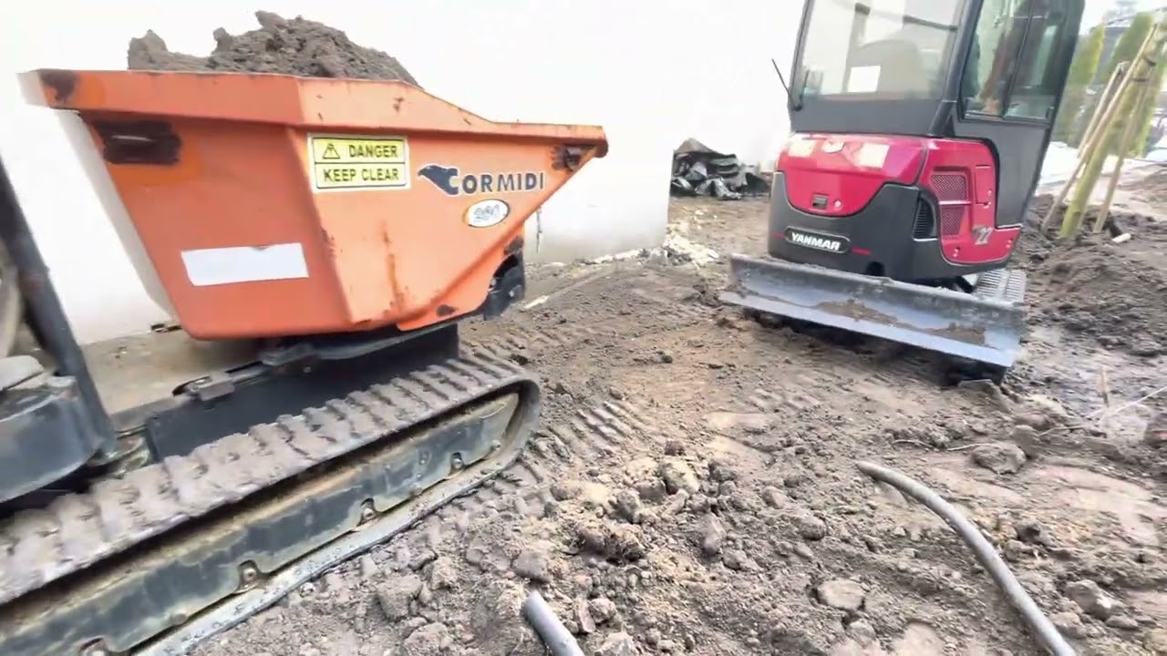 Jak wykorzystać mini koparkę i wozidlo na budowie - cz.1 tarasy i ogródki