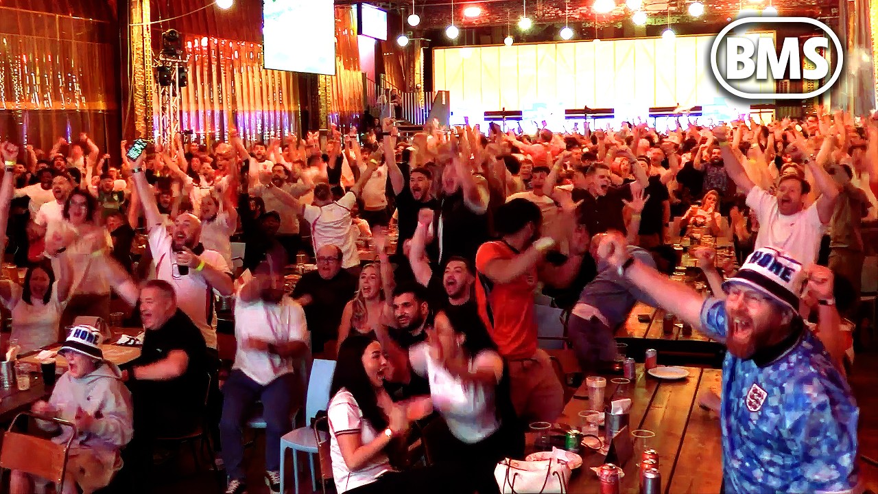 CRAZY SCENES 🙌 England fans in Manchester GO WILD as England beat Croatia 4-2 in World Cup opener 🏆