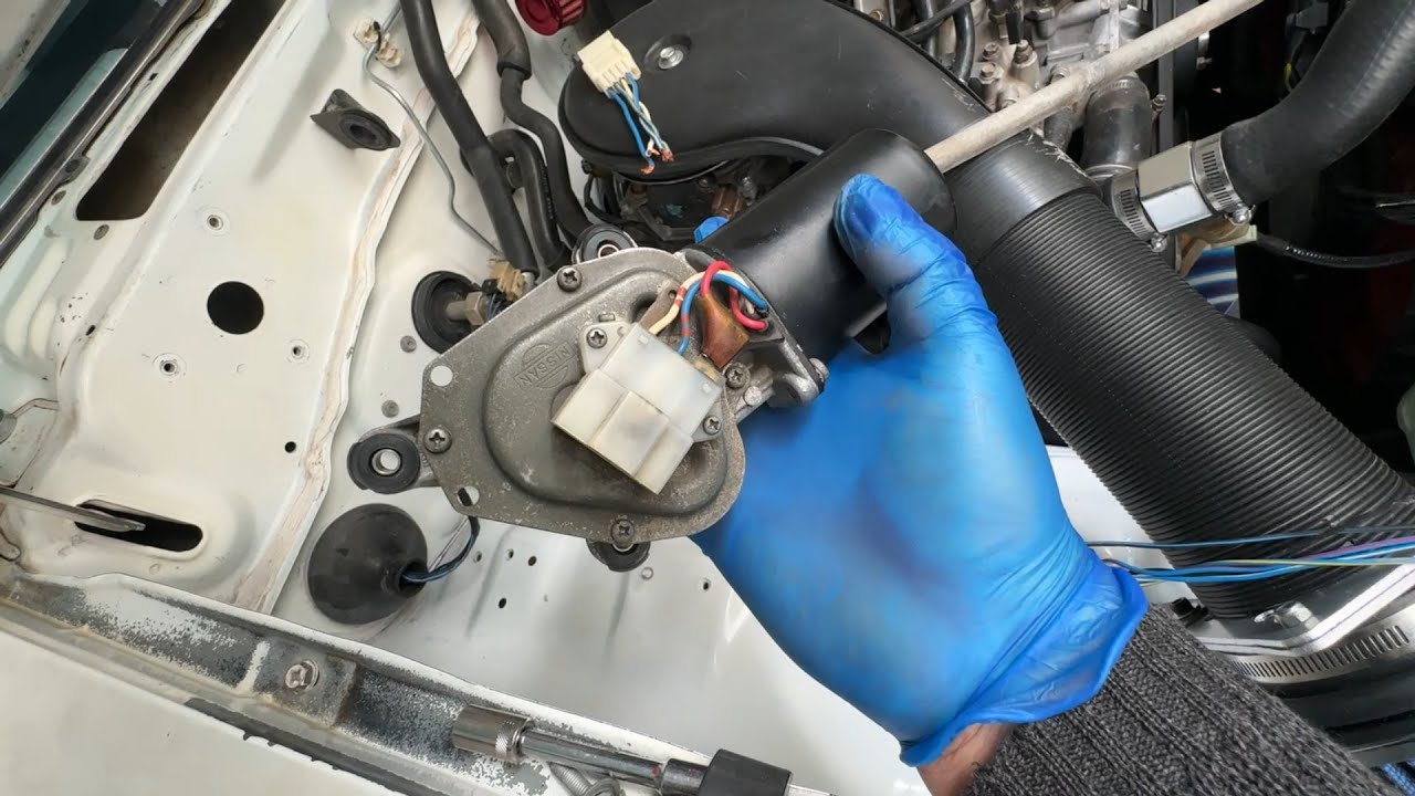 Cómo ocultar cables de motor limpiaparabrisas en nissan d21