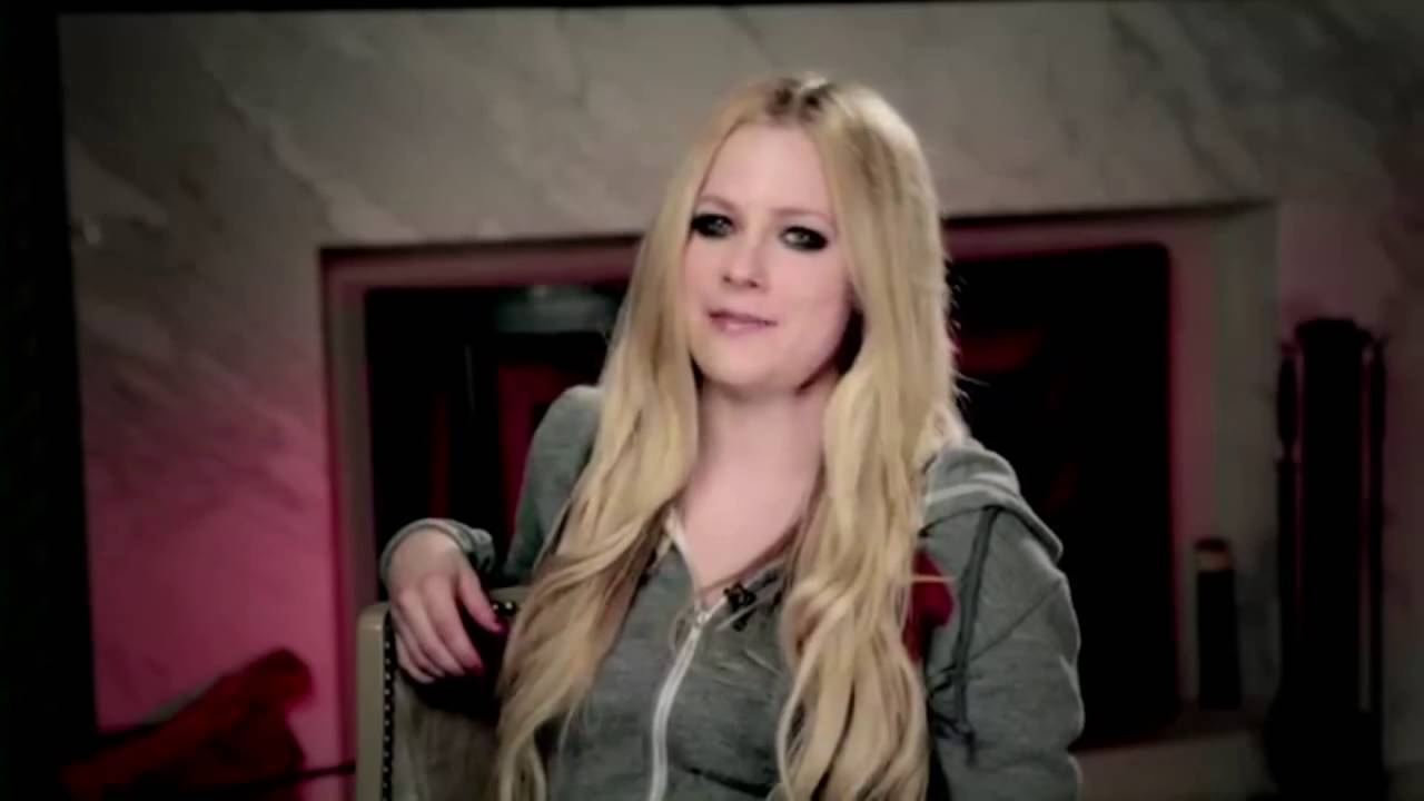 Avril Lavigne & her fans (Little Black Stars)