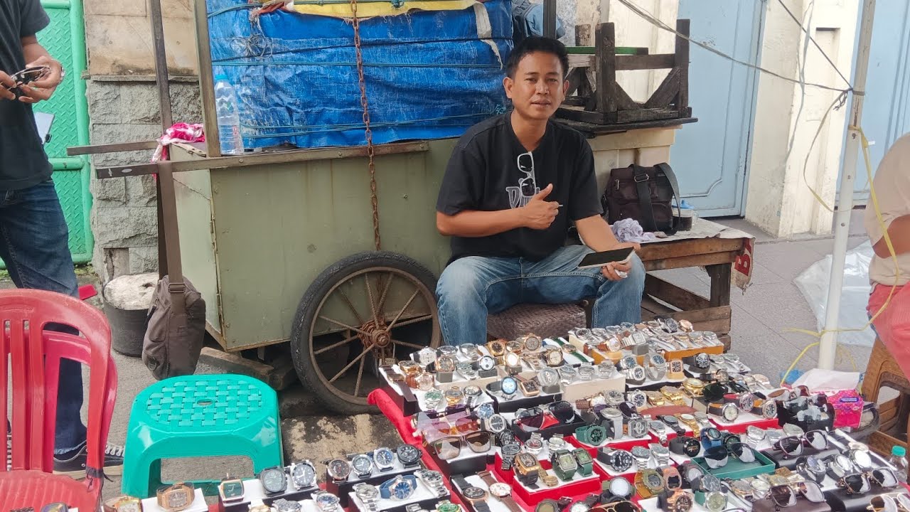 PASAR LOAK JATINEGARA GUDANGNYA JAM TANGAN BRANDED TERBARU DAN MURAH MERIAH // AHMAD 083181193083