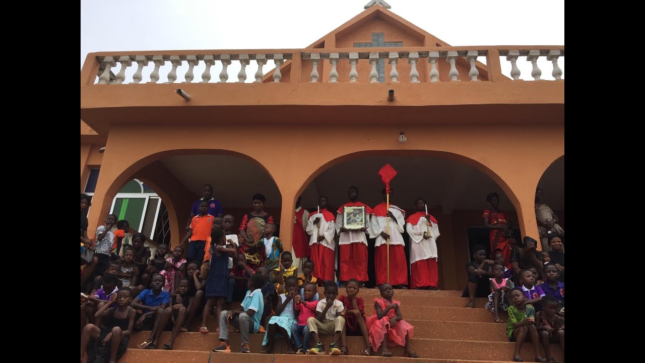 Africa:Ghana:Village of Sefwi-Asafo:Good Friday