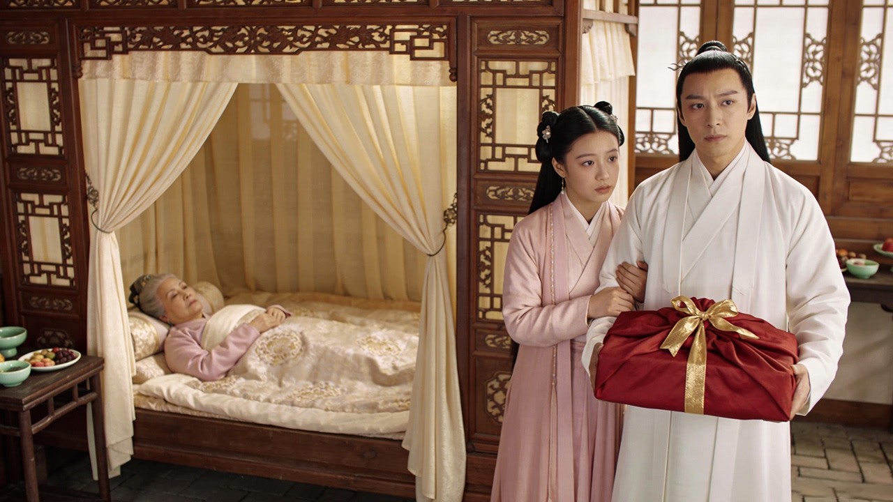 Grandma is bedridden; the boy brings his girlfriend to visit, yet a secret plan is brewing
