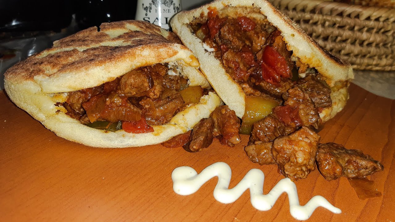 ساندويتشات اللحم من ألذ ما أكلت  بنة رهييبة Sandwich à la viande