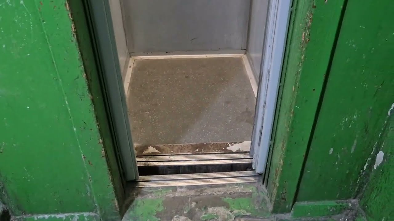 Лифт МЛЗ 1979 г. с новым купе, Г/П 320 кг, V=0,71 м/сек (г. Запорожье)