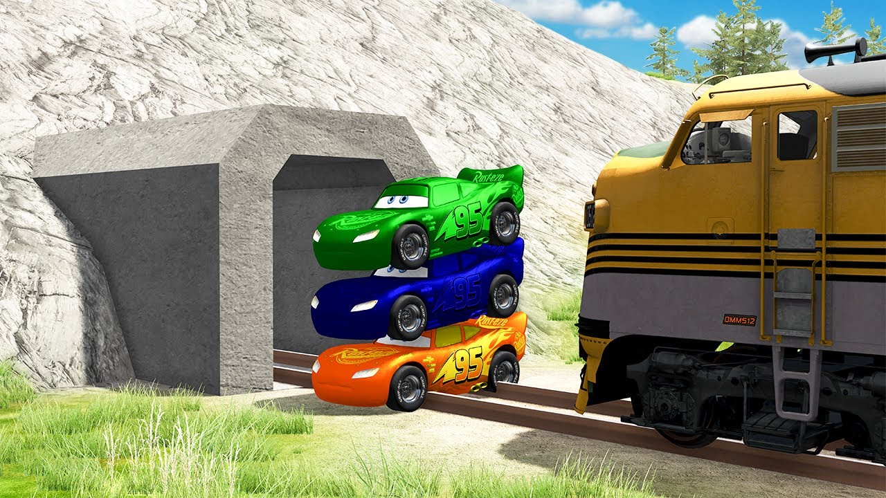 3 COLORS LIGHTNING MCQUEEN CARS Are In BIG TROUBLE !!