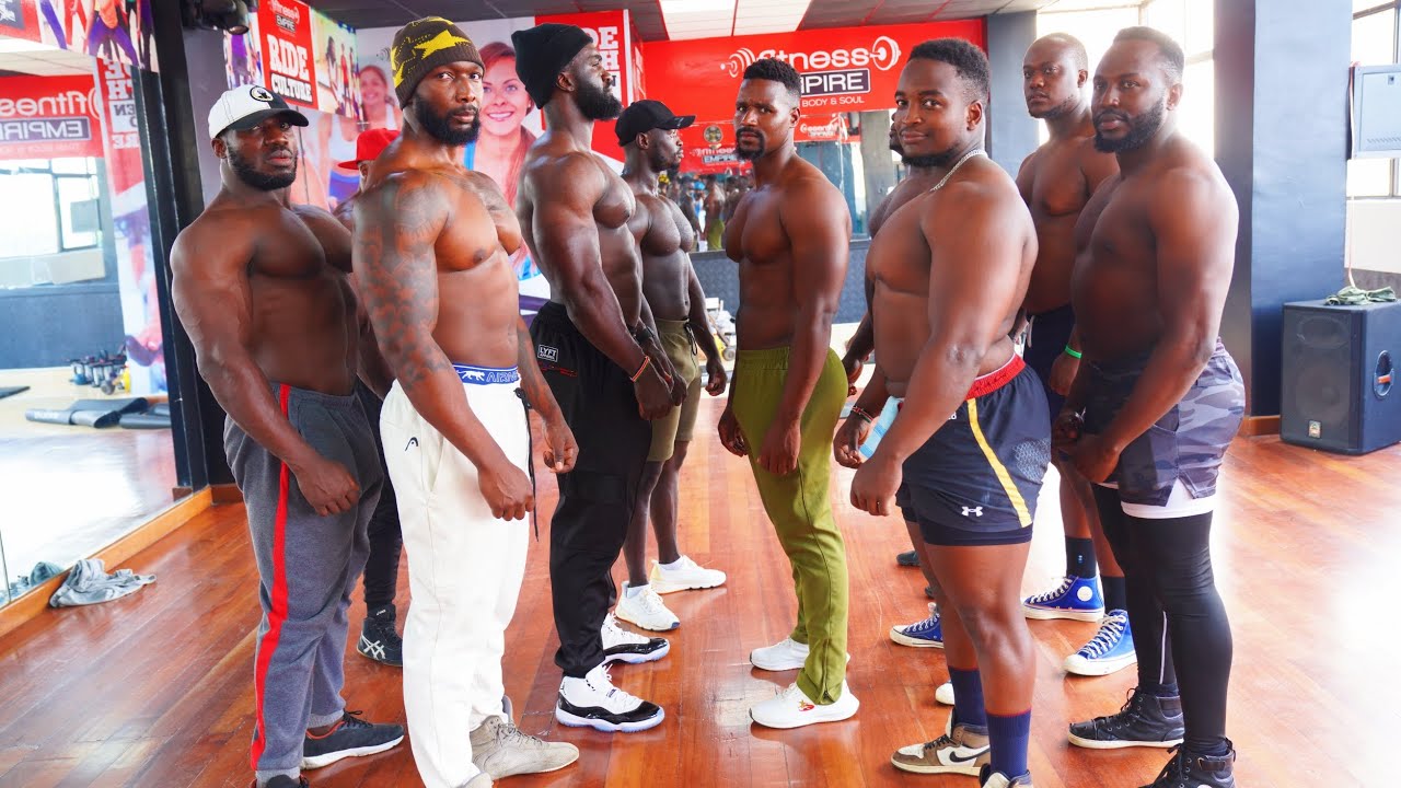 BODY BUILDERS VS  powerlifters   (Who's Stronger?)