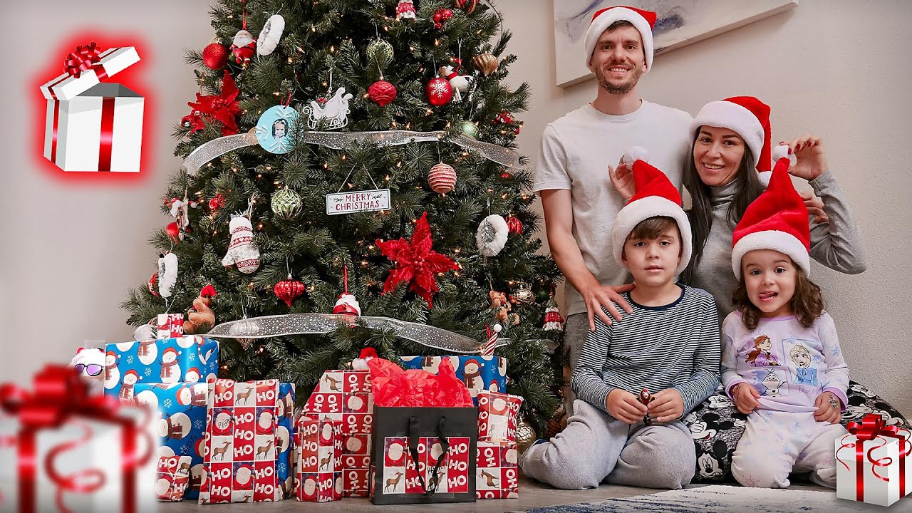 NATAL 2020 da Família Brancoala 🎅 Abrindo PRESENTES que o PAPAI NOEL Deixou na ÁRVORE