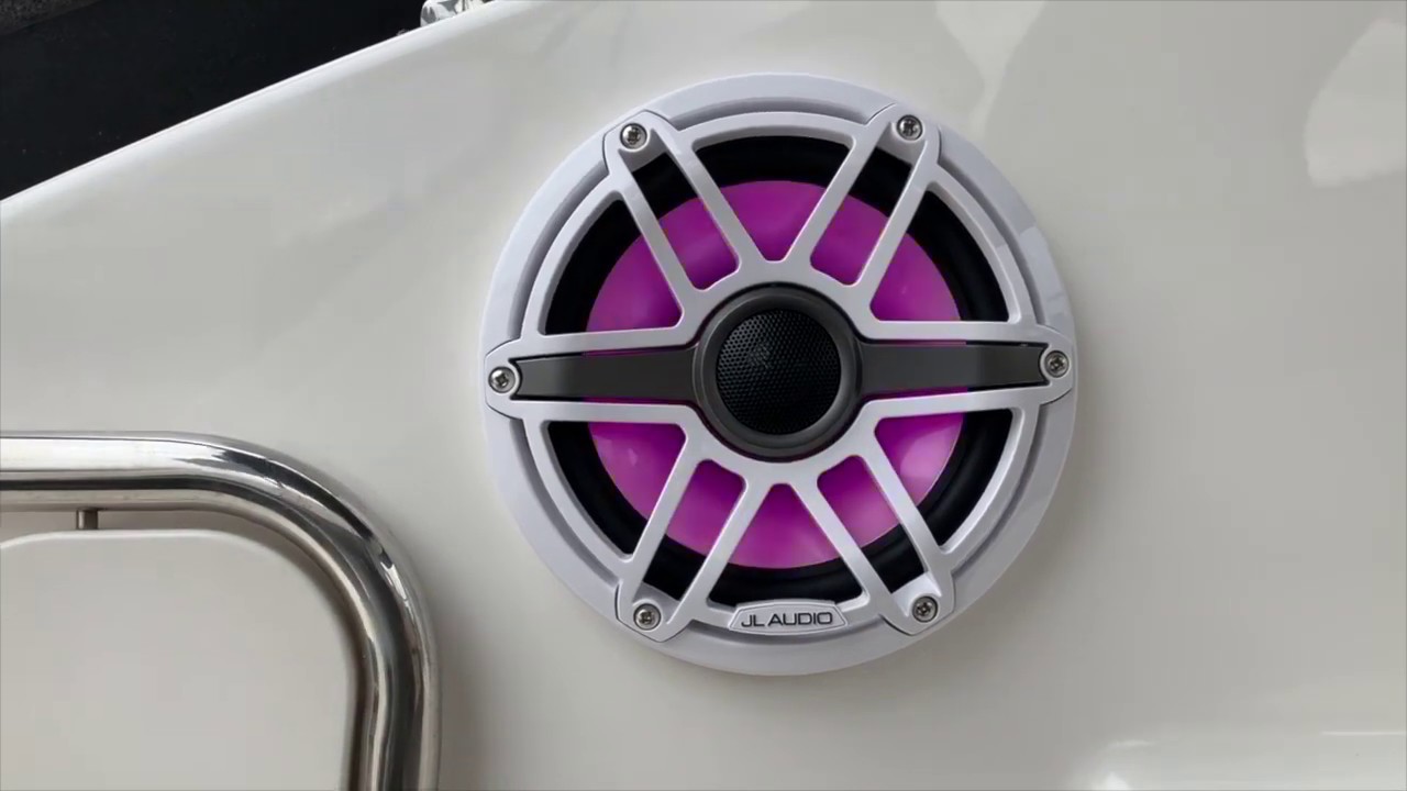 Chaparral 250  System JL Audio Marine M6 RGB LED