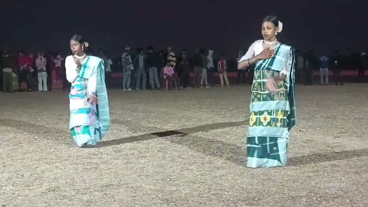 Football tournament ke 💥 recording dance बीच-बीच mein darshakon ka maja aane ke liye football ground