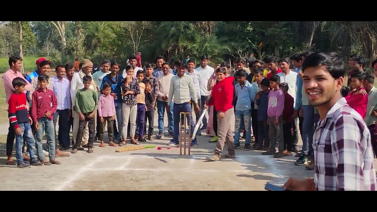 श्रीमती ज्योति सिंह लोधी जी ने फीता काट कर बधाई दी 