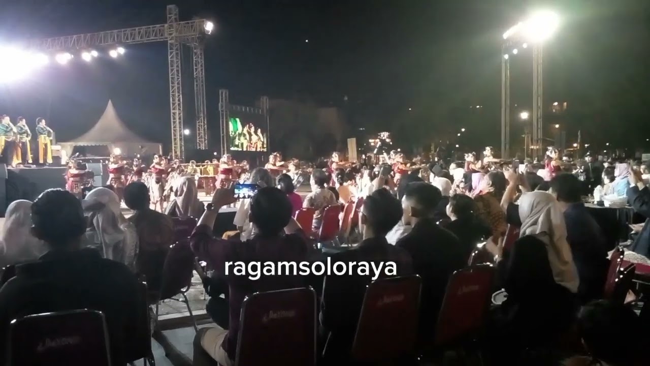 TRADISI DAN BUDAYA PENDUKUNG KOTA SOLO 