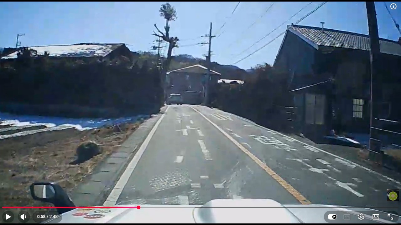 290.県道～日陰に雪～いつも先行車に置いて行かレぎみ～なのでいつも速くナイのよ笑～丘上へ～スーパーの帰り笑～。群馬帝国の日常劇場。中華激安ドラレコ。たまに米軍ラジオON。群馬の車窓から