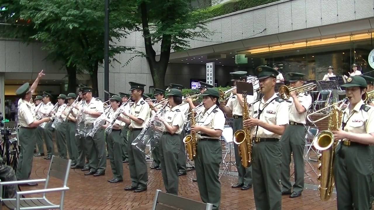 陸上自衛隊第12音楽隊　フラッシュモブ～新宿ランチタイムコンサート